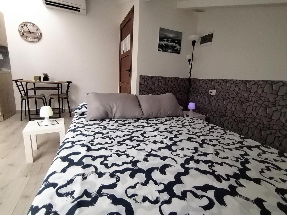Studio Apartments Dalla Nonna Rovinj Exterior photo